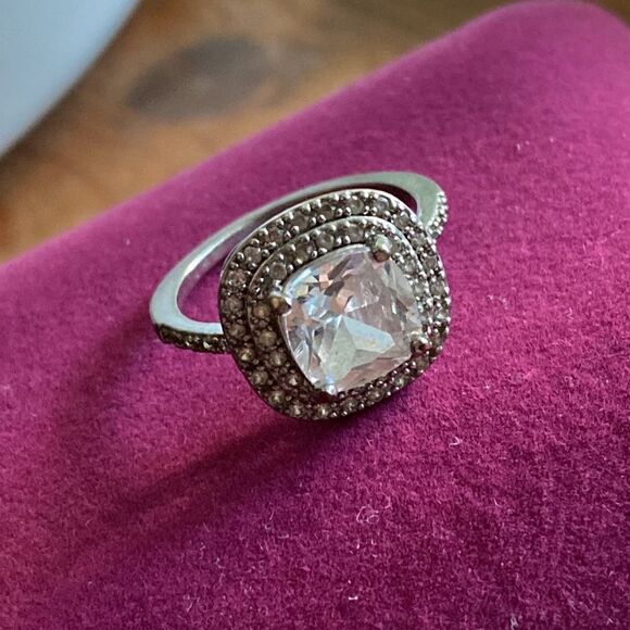 💛 925 Plated CZ Halo Ring - Picture 5 of 6
